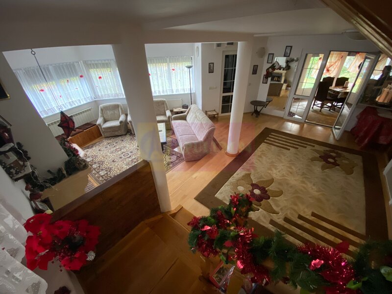 Vila de vanzare cu 4 camere in Breaza