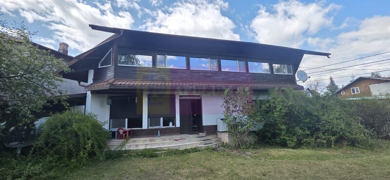 Vila de vanzare cu 4 camere in Breaza